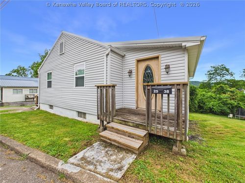 2538 3rd Ave, Nitro, WV, 25143-1723 | Card Image