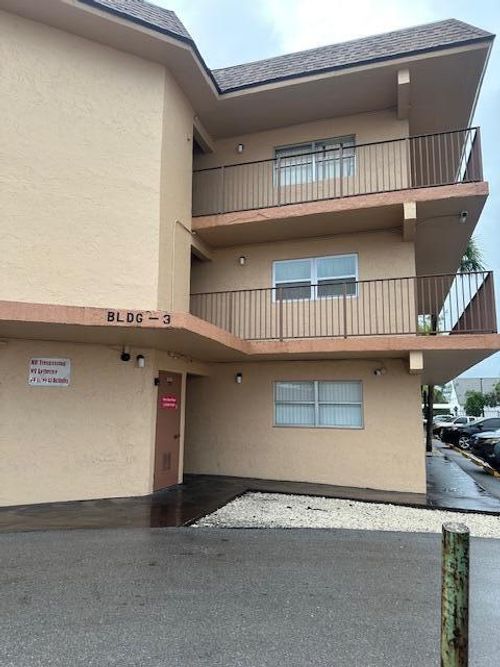 322-4141 Nw 26th St, Lauderhill, FL, 33313-2784 | Card Image