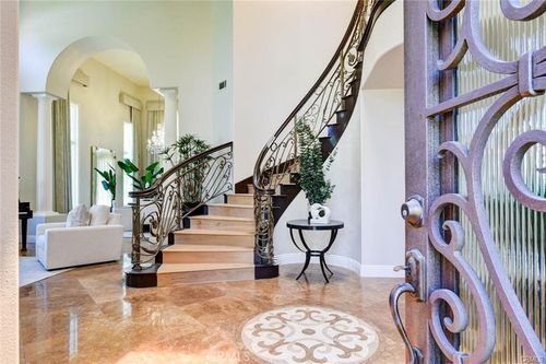 12370 Fairbanks Dr, Tustin, CA, 92782 | Card Image