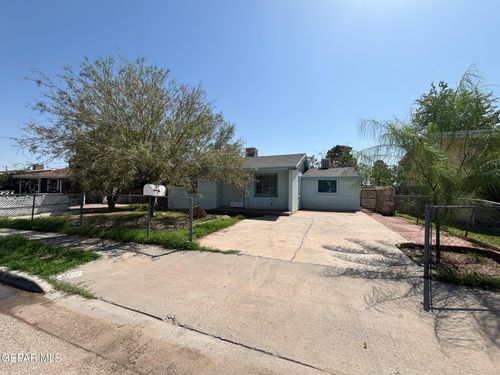 212 Red Robin Drive, El Paso, TX, 79915 | Card Image