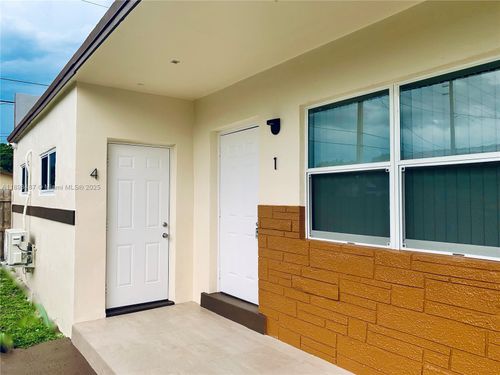 4-609 Nw 2nd Ave, Hallandale Beach, FL, 33009-3379 | Card Image