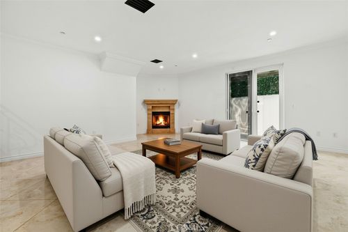 105-333 W Milford St, Glendale, CA, 91203 | Card Image