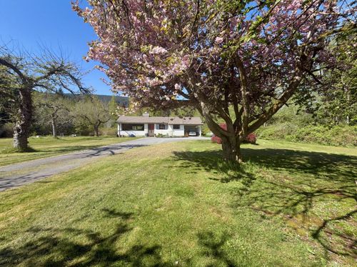 1346 Russell Road, Gibsons, BC, V0N1V2 | Card Image