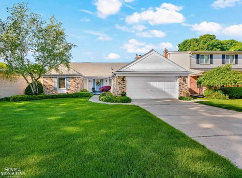 23276 Robert John St, Saint Clair Shores, MI, 48080-2609 | Card Image