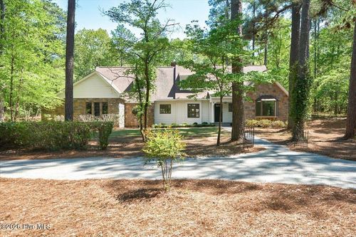 141 Bridgewater Dr, Southern Pines, NC, 28387-7620 | Card Image