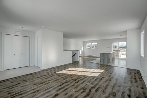 {{alt}} | Card Image