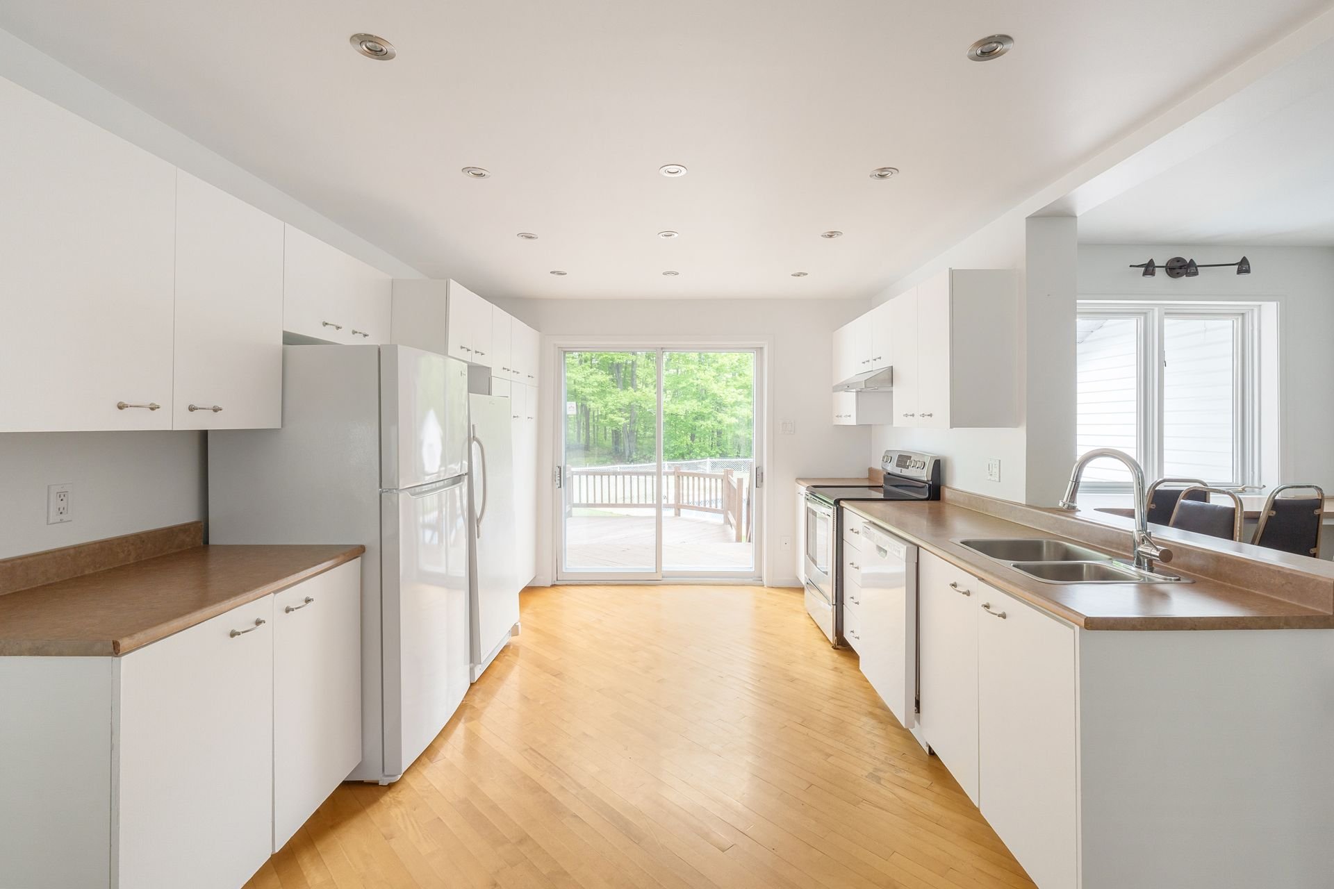 Residential in Notre-Dame-du-Mont-Carmel 5