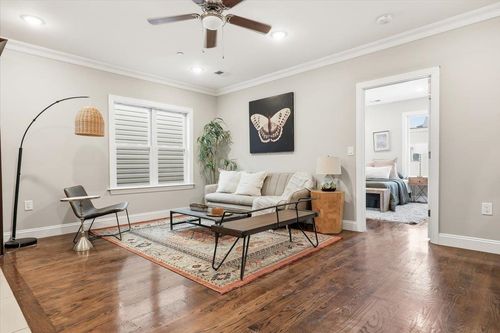 3-25 Saint Pauls Ave, Jersey City, NJ, 07306-1622 | Card Image