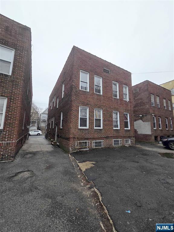 Residential Income in Newark 2