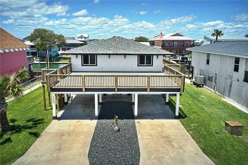 140 Port Saint Claire, Aransas Pass, TX, 78336-6703 | Card Image