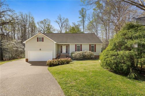 3720 Shackleton Ln, Williamsburg, VA, 23188-8803 | Card Image