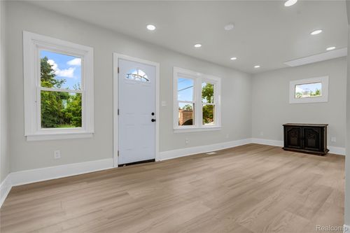 15158 Dacosta St, Detroit, MI, 48223-1868 | Card Image