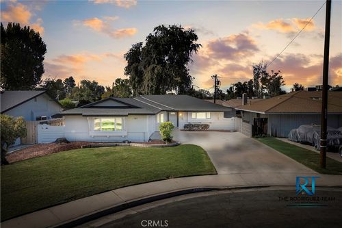 409 Brynhurst Way, Bakersfield, CA, 93304-3418 | Card Image