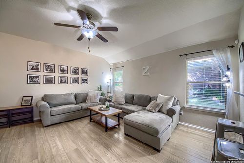 200 Stetson St, Cibolo, TX, 78108-3793 | Card Image