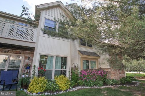 condo-310-310 Foxcroft Circle, ROYERSFORD, PA, 19468 | Card Image