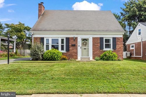 423 Hilton Dr, LANCASTER, PA, 17603-5705 | Card Image