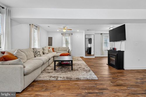 2524 Sycamore Ave, SPARROWS POINT, MD, 21219-1340 | Card Image