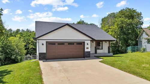 W1202 Oakridge Ct, Spring Valley, WI, 54767-8876 | Card Image