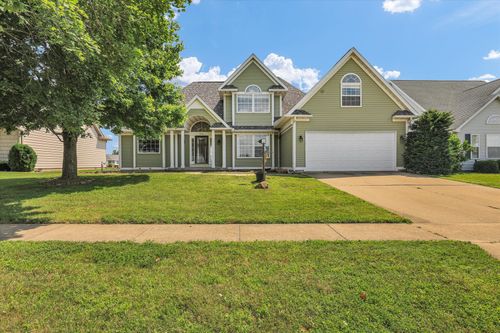 905 Pheasant Run Rd, Tuscola, IL, 61953-9236 | Card Image