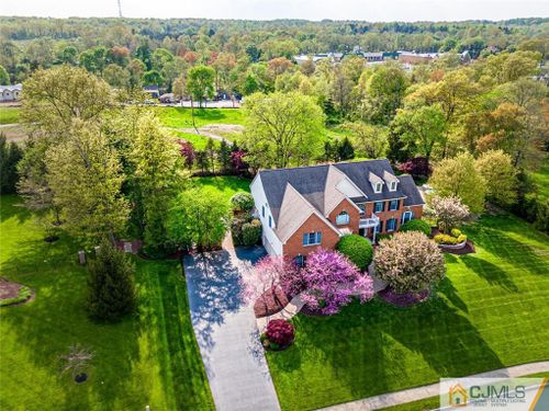 5 Erin Ct, Kendall Park, NJ, 08824-1938 | Card Image