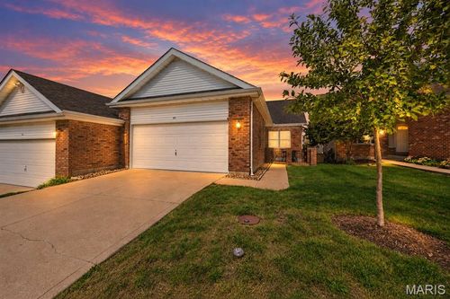 313 Holloway Ridge Ct, Ballwin, MO, 63011-5075 | Card Image