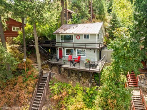 11653 N Honeymoon Bay Rd, Newman Lake, WA, 99025-9428 | Card Image