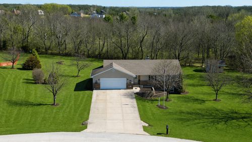 2383 N 4070th Rd, Sheridan, IL, 60551-9384 | Card Image