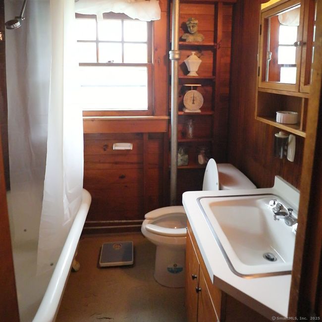 31 Meriden Road, House other with 4 bedrooms, 2 bathrooms and 3 parking in Old Lyme CT | Image 22