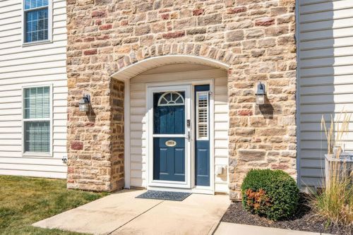 3914 Rue De Brittany, Columbus, OH, 43221-5691 | Card Image