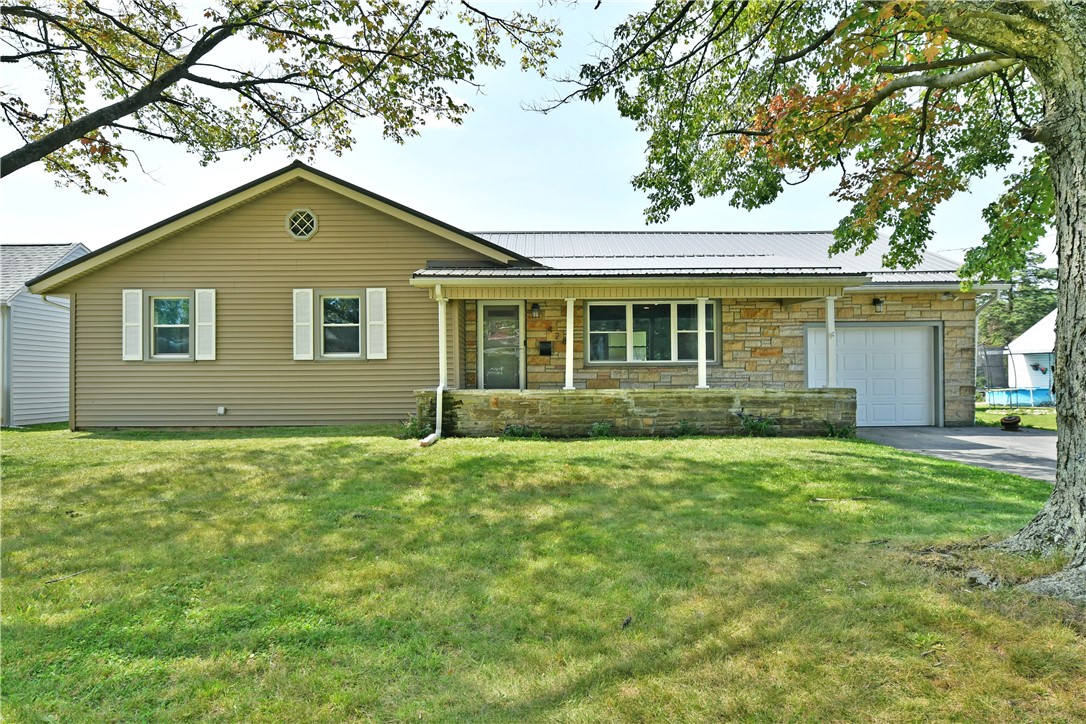 Indiana Ave, Farrell, PA 16121