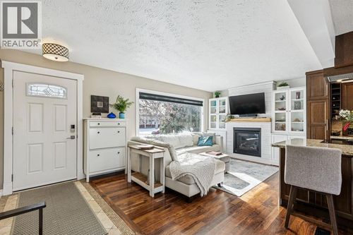 56 Haddock Road Sw, Calgary, AB, T2V3J8 | Card Image