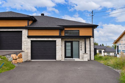 1045 Rue Des Orpailleurs, Sherbrooke, QC, J1H0L1 | Card Image
