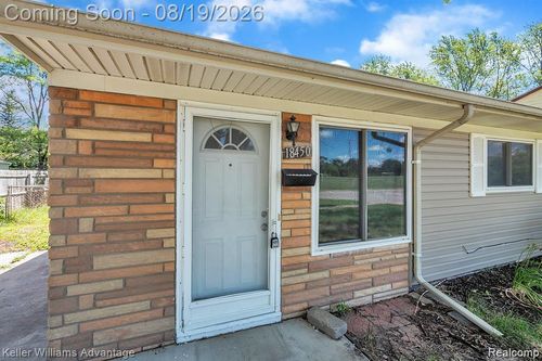 18450 Kinloch, Redford, MI, 48240-1825 | Card Image