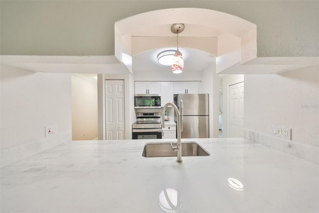 APT-203 - 10100 Sailwinds Blvd N, Condo with 3 bedrooms, 2 bathrooms and null parking in LARGO FL | Image 6