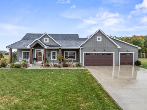 1009 Marion Ct Ne, Montgomery, MN, 56069-2205 | Card Image