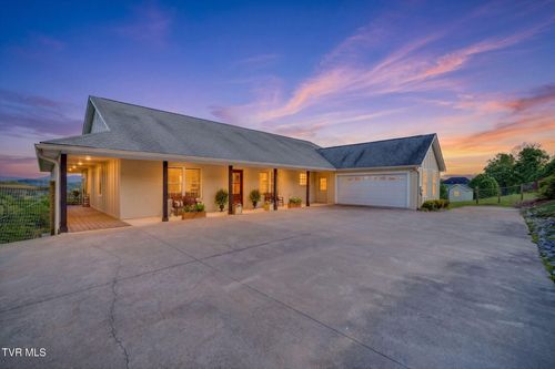304 Michaels Ridge Blvd, Johnson City, TN, 37615-5505 | Card Image