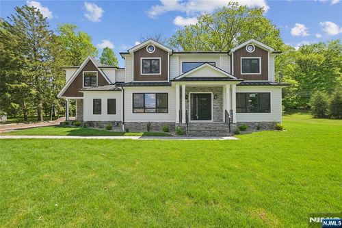 5 Foxcroft Dr, Livingston, NJ, 07039-2613 | Card Image