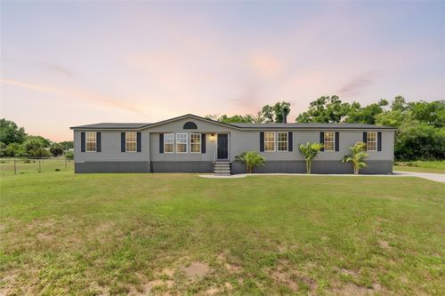 9150 Wood Terrace Dr, TAMPA, FL, 33637-2504 | Card Image