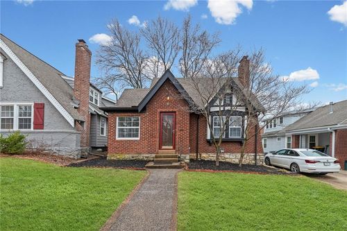 319 E 70th Ter, Kansas City, MO, 64113-2541 | Card Image