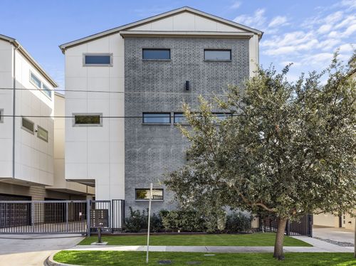 102-4222 Roseland Ave, Dallas, TX, 75204-4448 | Card Image