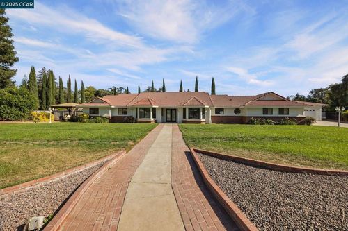 9822 Doyle Ct, Stockton, CA, 95212-1716 | Card Image