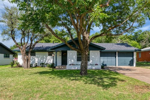 1138 Usher St, Benbrook, TX, 76126-3512 | Card Image