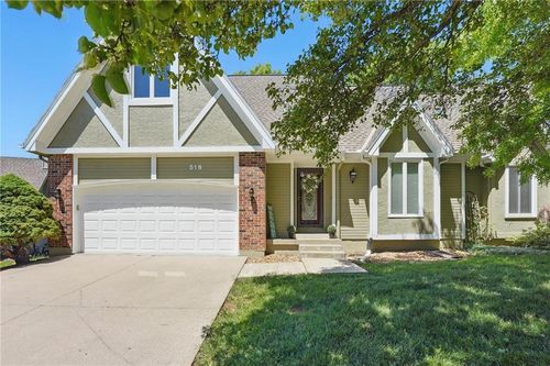516 Nw Timberbrooke Dr, Lee's Summit, MO, 64081-2034 | Card Image