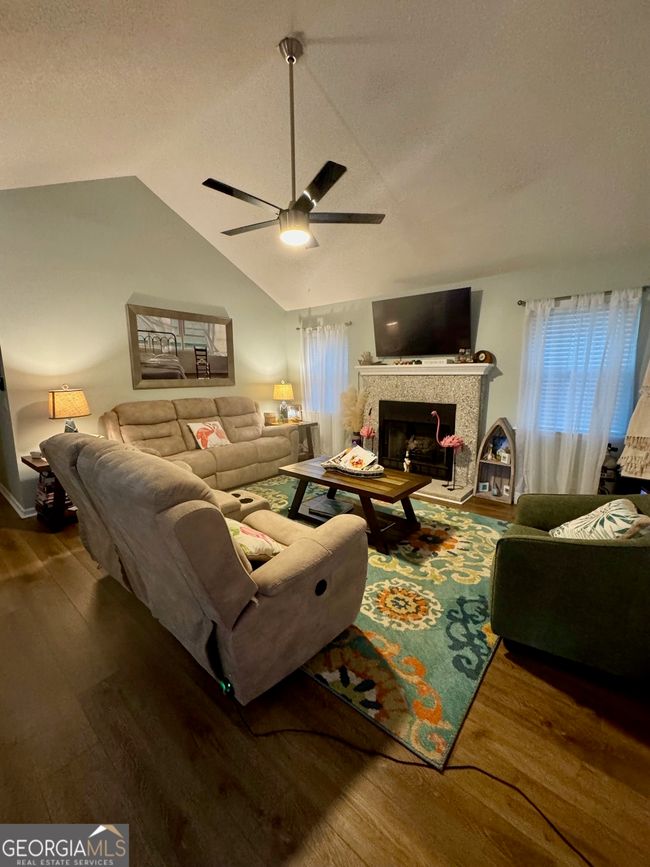 404 Palmetto St, House other with 3 bedrooms, 2 bathrooms and null parking in St Simons Island GA | Image 4