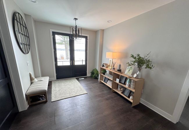 Main level - entryway | Image 5