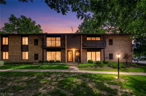 204-16430 Heather Ln, Middleburg Heights, OH, 44130-8310 | Card Image