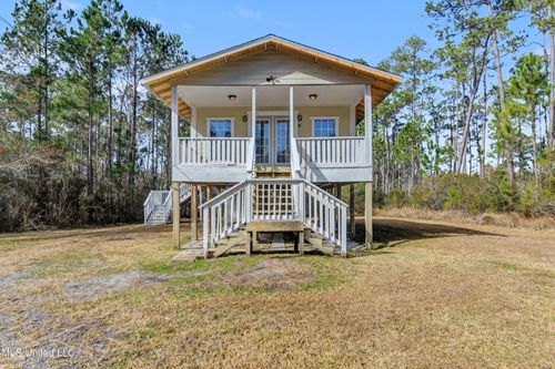 10039 Apple Dr, Bay Saint Louis, MS, 39520-8074 | Card Image