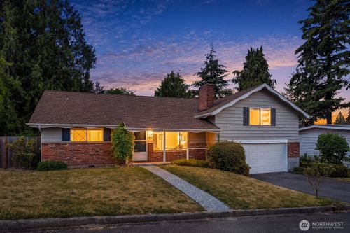 4504 S 163rd Pl, Tukwila, WA, 98188-2771 | Card Image