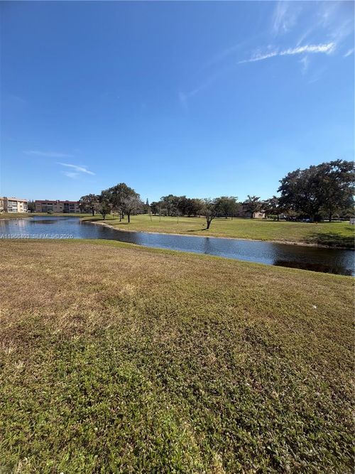 302-9201 Sunrise Lakes Blvd, Sunrise, FL, 33322-1371 | Card Image