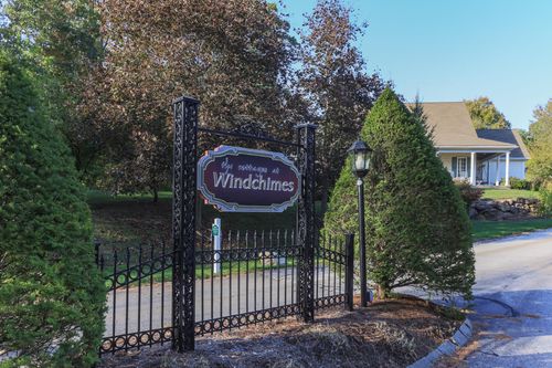 5 Holly Cir, Bow, NH, 03304-3732 | Card Image